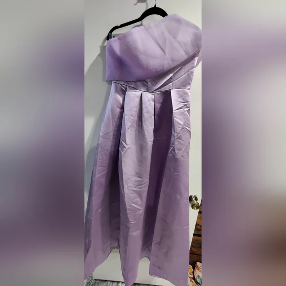 Elegant Lavender Strapless/ One-Shoulder Gown - Picture 1 of 4